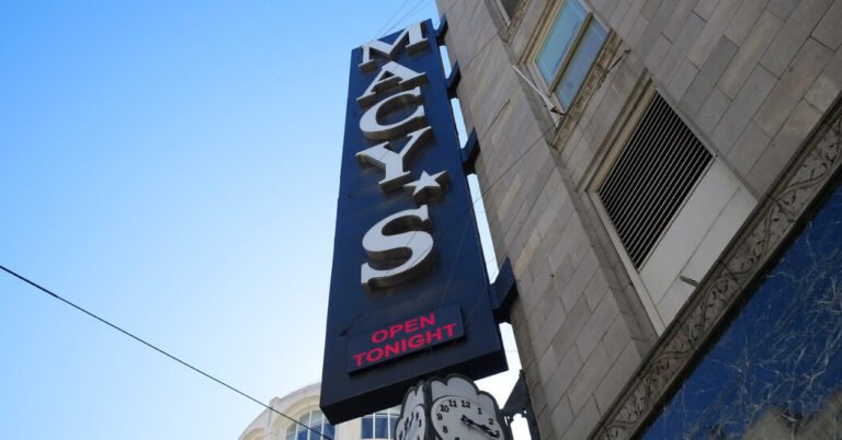 Macy’s Reports Another Drop in Sales