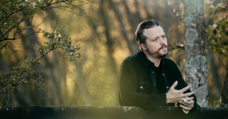 Jason Isbell Offers Democrats a Way to Connect With a New Audience