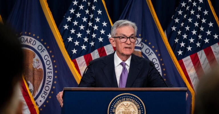 Powell Faces Economic Crossroads as He Prepares to Speak at Jackson Hole