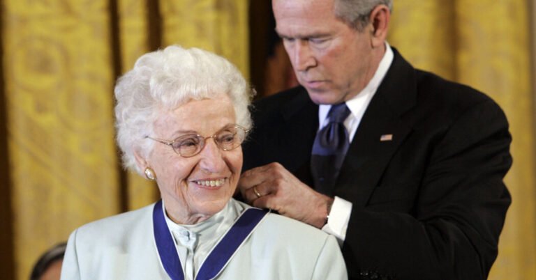 Ruth Johnson Colvin, Founder of Literacy Volunteers, Dies at 107