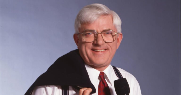 Phil Donahue, daytime talk show pioneer, dies at age 88