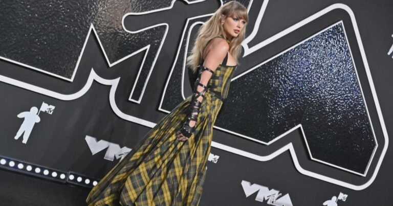 Taylor Swift wins big at Video Music Awards