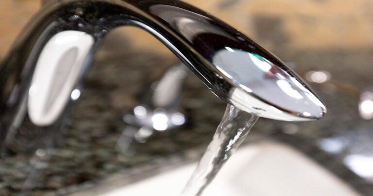 Are there really risks to putting fluoride in public water supplies?